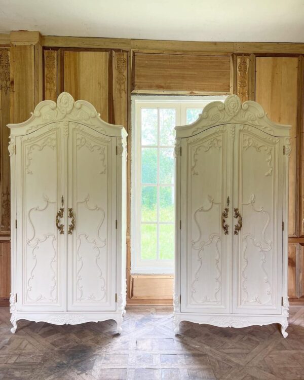 Wooden Royal Wardrobe - Image 2
